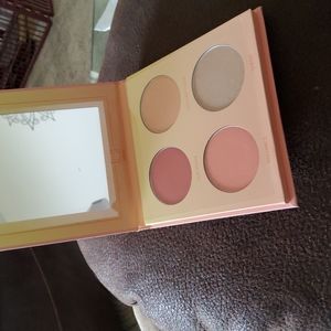 HIPDOT Sun Goddess 4 Shade Face Palette
